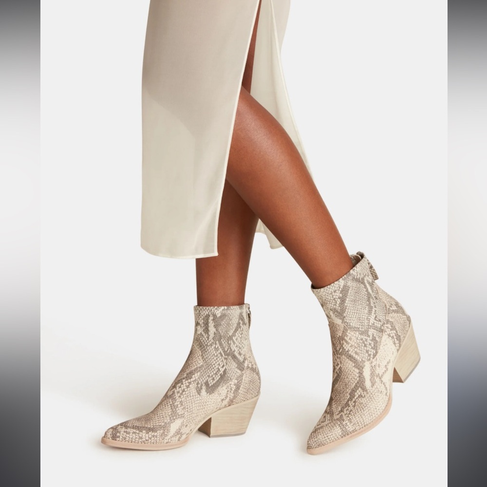Dolce Vita Shanta Western Python Faux Suede Grey Heeled Pointed Toe Booties 6